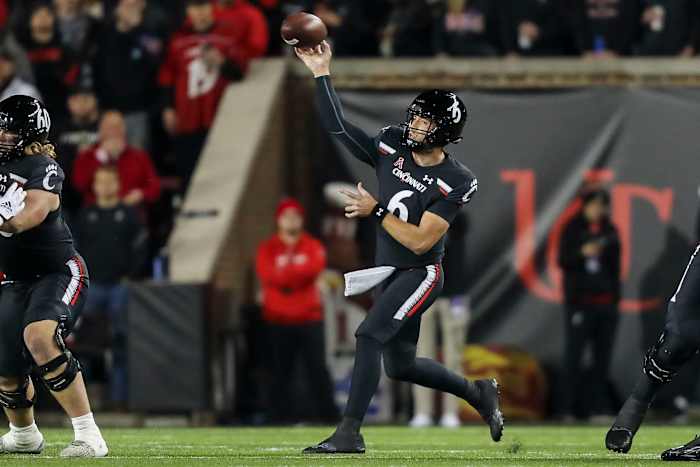 Nov 11, 2022; Cincinnati, Ohio, USA; Cincinnati Bearcats quarterback Ben Bryant (6) throws a pass against the East Carolina Pirates in the first half at Nippert Stadium. Mandatory Credit: Katie Stratman-USA TODAY Sports